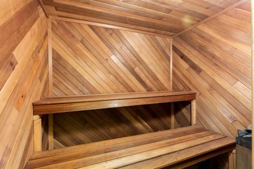 460 Cannington Close Sw, Calgary, AB - Indoor Photo Showing Other Room