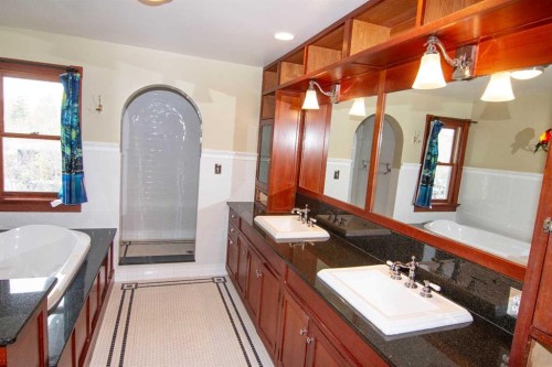 110 Scarboro Avenue Sw, Calgary, AB - Indoor With Fireplace