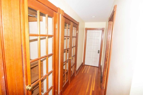 110 Scarboro Avenue Sw, Calgary, AB - Indoor Photo Showing Other Room