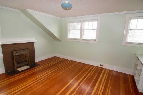 110 Scarboro Avenue Sw, Calgary, AB - Indoor Photo Showing Other Room