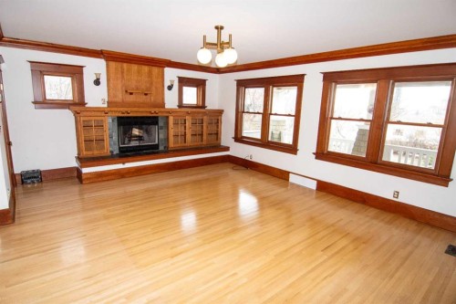 110 Scarboro Avenue Sw, Calgary, AB - Outdoor With Facade