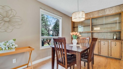 504 Suntree Place, Okotoks, AB - Indoor Photo Showing Dining Room