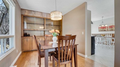 504 Suntree Place, Okotoks, AB - Indoor Photo Showing Dining Room