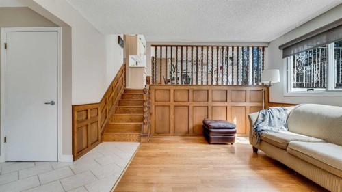 504 Suntree Place, Okotoks, AB - Indoor Photo Showing Other Room