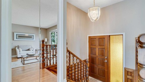 504 Suntree Place, Okotoks, AB - Indoor Photo Showing Other Room