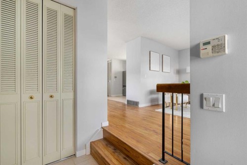 12 Edgedale Way Nw, Calgary, AB 