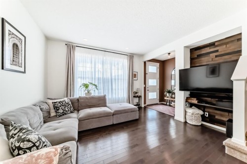 660 Walden Drive Se, Calgary, AB - Indoor Photo Showing Living Room