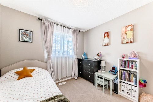 660 Walden Drive Se, Calgary, AB - Indoor Photo Showing Bedroom