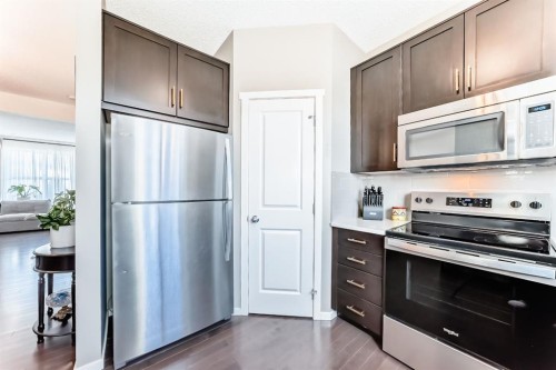 660 Walden Drive Se, Calgary, AB - Indoor Photo Showing Kitchen