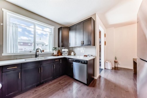 660 Walden Drive Se, Calgary, AB - Indoor Photo Showing Kitchen