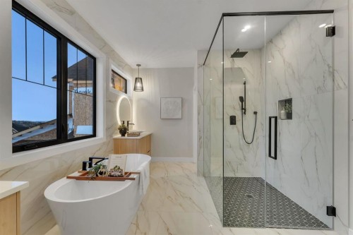 12 Spring Creek Point Sw, Calgary, AB - Indoor Photo Showing Bathroom