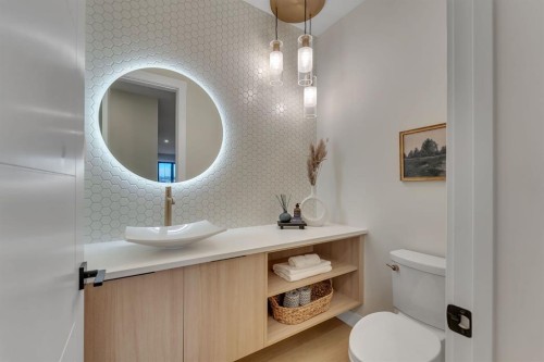 12 Spring Creek Point Sw, Calgary, AB - Indoor Photo Showing Bathroom