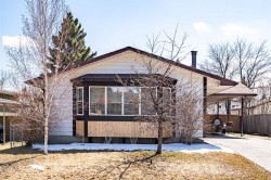 1523 110 Avenue SW Calgary, AB T2W 0E2