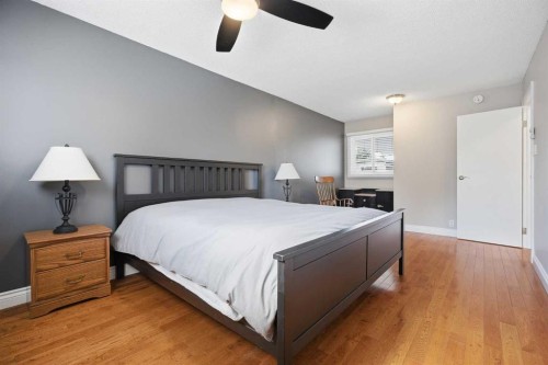 1523 110 Avenue Sw, Calgary, AB - Indoor Photo Showing Bedroom