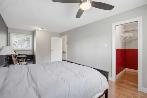 1523 110 Avenue Sw, Calgary, AB - Indoor Photo Showing Bedroom