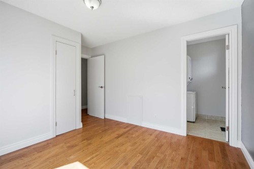 1523 110 Avenue Sw, Calgary, AB - Indoor Photo Showing Other Room
