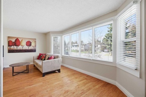 1523 110 Avenue Sw, Calgary, AB - Indoor