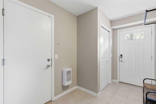 150 Copperpond Villas Se, Calgary, AB - Indoor Photo Showing Other Room