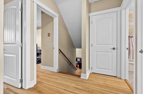 3816 Brighton Drive Nw, Calgary, AB - Indoor Photo Showing Other Room