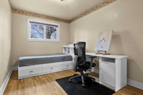 3816 Brighton Drive Nw, Calgary, AB - Indoor Photo Showing Other Room