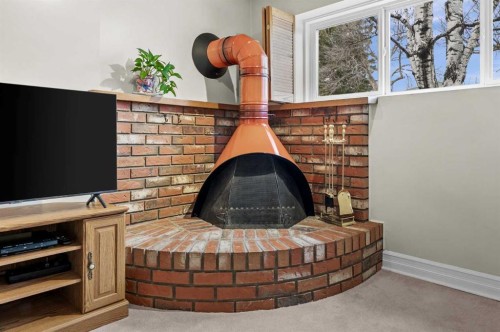 3816 Brighton Drive Nw, Calgary, AB - Indoor Photo Showing Other Room