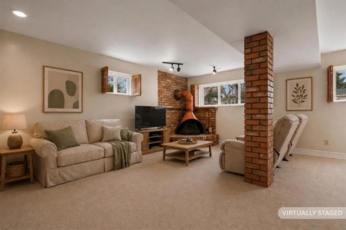 3816 Brighton Drive Nw, Calgary, AB - Indoor Photo Showing Living Room