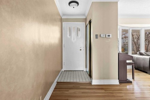 3816 Brighton Drive Nw, Calgary, AB - Indoor Photo Showing Other Room