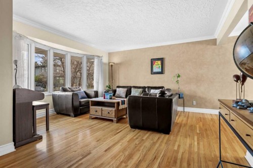 3816 Brighton Drive Nw, Calgary, AB - Indoor Photo Showing Other Room