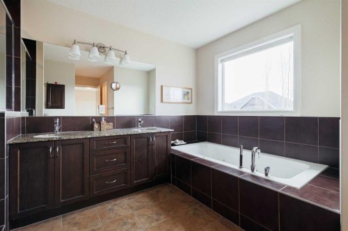 97 Aspenshire Drive Sw, Calgary, AB - Indoor Photo Showing Bathroom