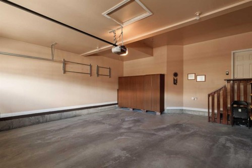 97 Aspenshire Drive Sw, Calgary, AB - Indoor Photo Showing Garage