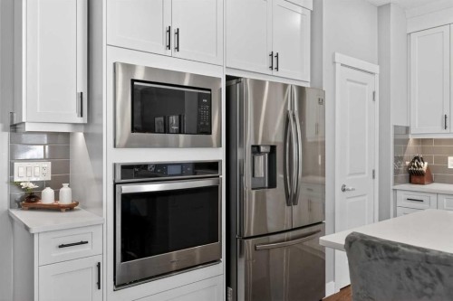 37 Evansfield Manor Nw, Calgary, AB - Indoor Photo Showing Kitchen With Stainless Steel Kitchen