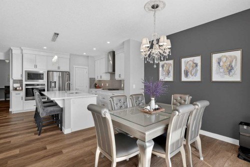 37 Evansfield Manor Nw, Calgary, AB - Indoor Photo Showing Dining Room