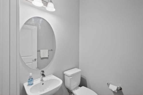 37 Evansfield Manor Nw, Calgary, AB - Indoor Photo Showing Bathroom