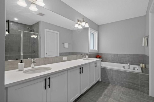 37 Evansfield Manor Nw, Calgary, AB - Indoor Photo Showing Bathroom