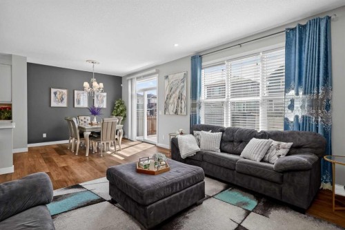 37 Evansfield Manor Nw, Calgary, AB - Indoor Photo Showing Living Room