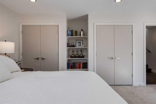 2138 28 Avenue Sw, Calgary, AB - Indoor Photo Showing Bedroom
