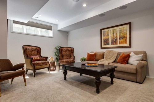 2138 28 Avenue Sw, Calgary, AB - Indoor