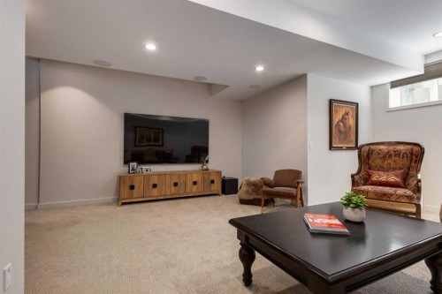 2138 28 Avenue Sw, Calgary, AB - Indoor