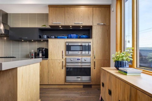 2138 28 Avenue Sw, Calgary, AB - Indoor Photo Showing Kitchen