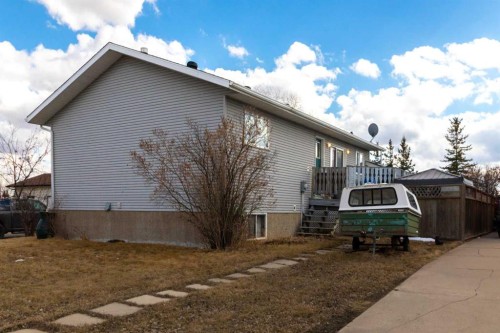 23 Beaver Place, Beiseker, AB - Outdoor