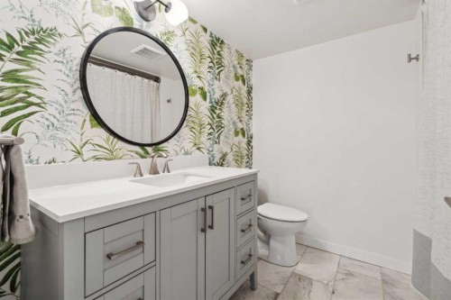 707-320 Meredith Road Ne, Calgary, AB - Indoor Photo Showing Bathroom