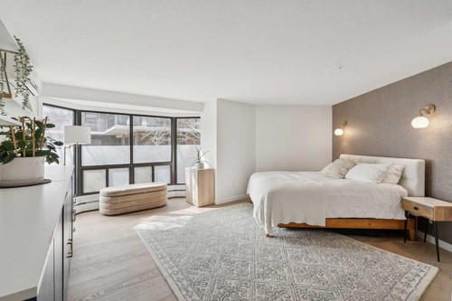 707-320 Meredith Road Ne, Calgary, AB - Indoor Photo Showing Bedroom