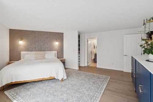 707-320 Meredith Road Ne, Calgary, AB - Indoor Photo Showing Bedroom