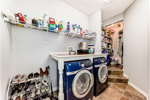 368 Cranfield Gardens Se, Calgary, AB - Indoor Photo Showing Laundry Room