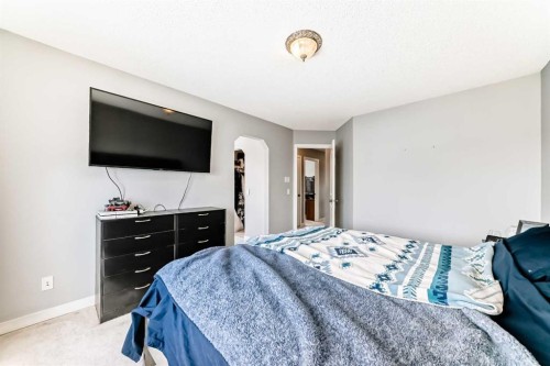 368 Cranfield Gardens Se, Calgary, AB - Indoor Photo Showing Bedroom