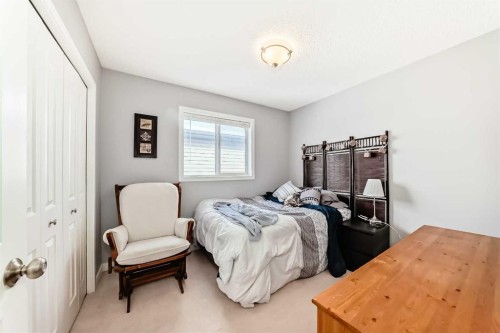 368 Cranfield Gardens Se, Calgary, AB - Indoor Photo Showing Bedroom