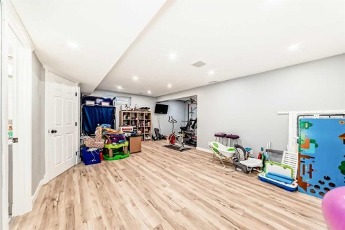 368 Cranfield Gardens Se, Calgary, AB - Indoor Photo Showing Gym Room
