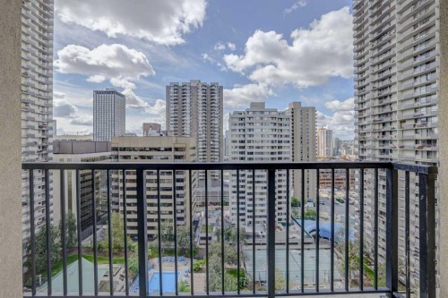 1609-930 6 Avenue Sw, Calgary, AB - Outdoor With Balcony With Facade