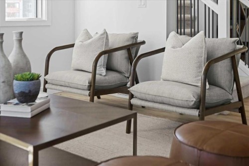 198 Greystone Boulevard, Cochrane, AB - Indoor Photo Showing Living Room