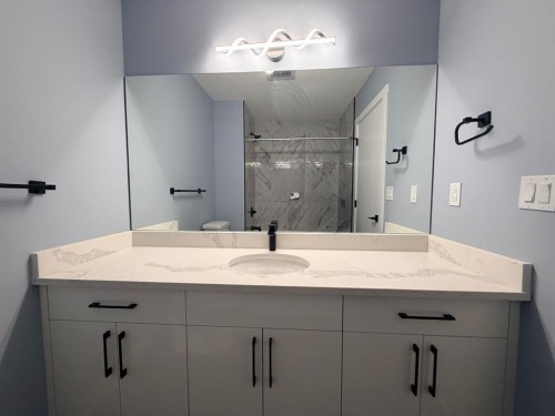 1995 Mccaskill Drive, Crossfield, AB - Indoor Photo Showing Bathroom